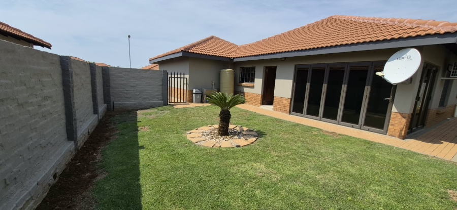 3 Bedroom Property for Sale in Waterkloof East North West